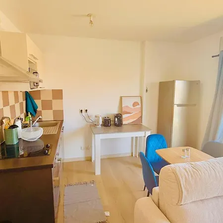 아파트 Charming Apartment, Comfort, Convenience, And Coastal Bliss 칸느