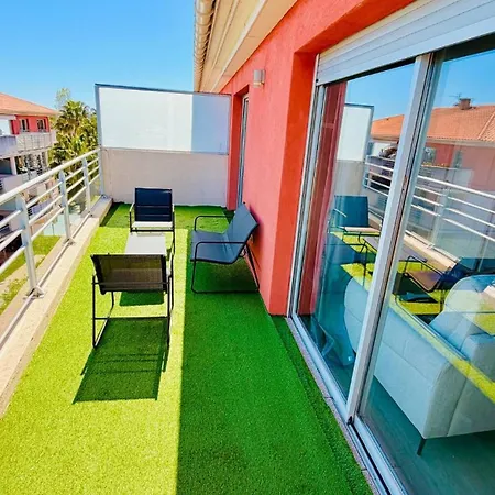 Charming Apartment, Comfort, Convenience, And Coastal Bliss
