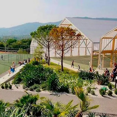 Charming Apartment, Comfort, Convenience, And Coastal Bliss アパート *